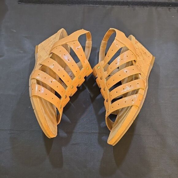 AEROSOLES FLIGHT PATH WOMEN'S CORK WEDGE STRAPPY SANDALS - Picture 12 of 14